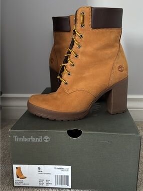 Sz9 Timberland Women's Wheat/Chocolate Lace-Up Heeled Boots